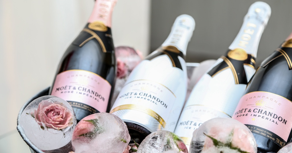 L'arte delle confezioni in cartone per bottiglie di vino